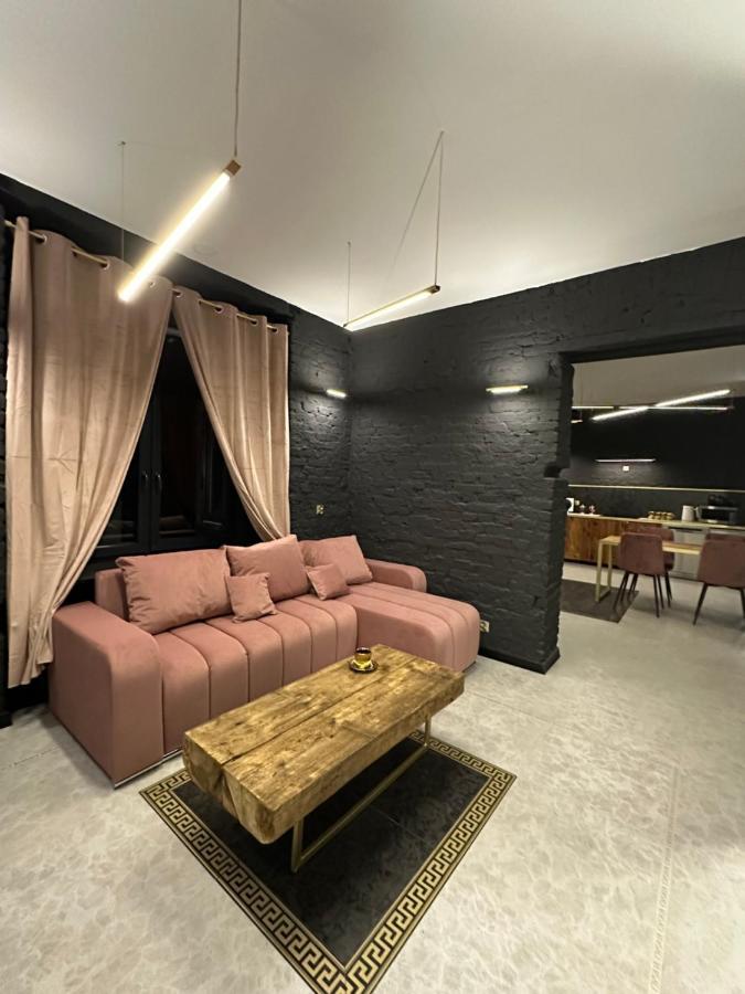 Darkhouse Versace Pink Lodz  Ngoại thất bức ảnh