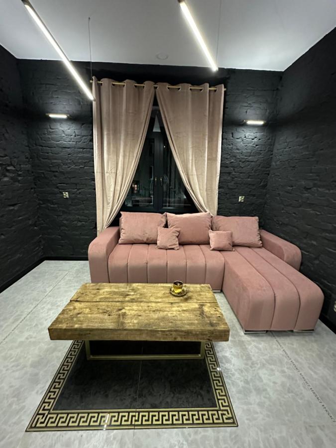 Darkhouse Versace Pink Lodz  Ngoại thất bức ảnh