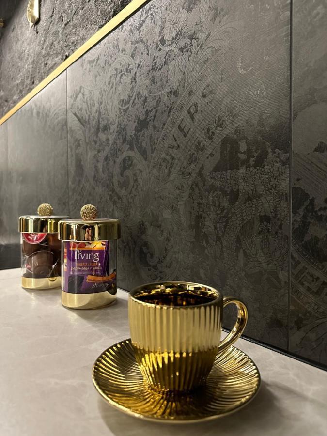 Darkhouse Versace Pink Lodz  Ngoại thất bức ảnh